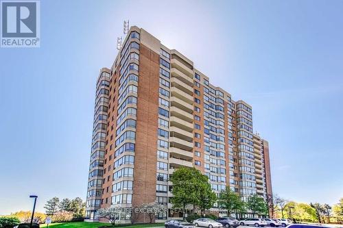 1402 - 7601 Bathurst Street, Vaughan, ON - Outdoor With Facade