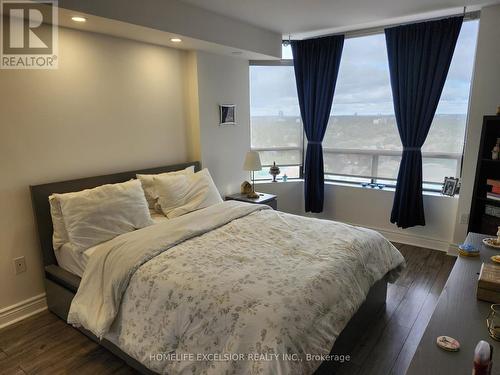 1402 - 7601 Bathurst Street, Vaughan, ON - Indoor Photo Showing Bedroom