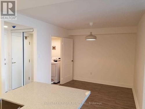 1402 - 7601 Bathurst Street, Vaughan, ON - Indoor Photo Showing Other Room