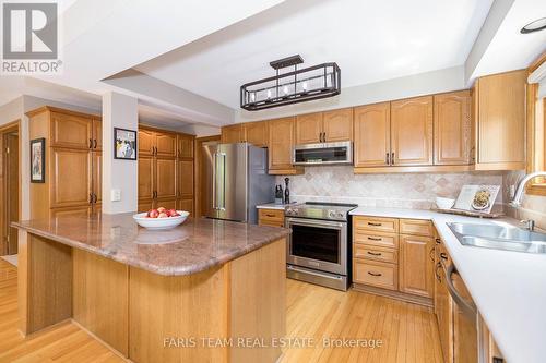 12 Lincoln Place, Markham, ON - Indoor Photo Showing Kitchen With Double Sink