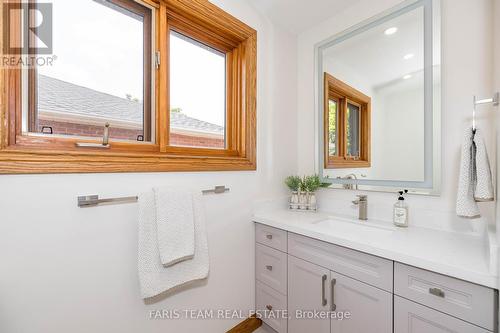 12 Lincoln Place, Markham, ON - Indoor Photo Showing Bathroom