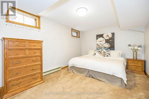 12 Lincoln Place, Markham, ON - Indoor Photo Showing Bedroom