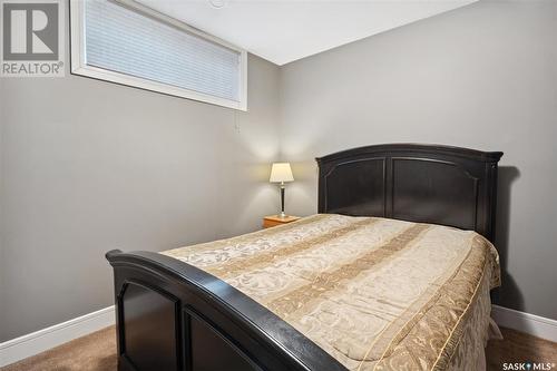 102 Milne Crescent, Saskatoon, SK - Indoor Photo Showing Bedroom