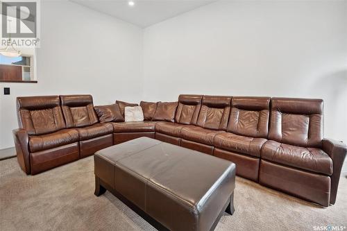 102 Milne Crescent, Saskatoon, SK - Indoor Photo Showing Living Room