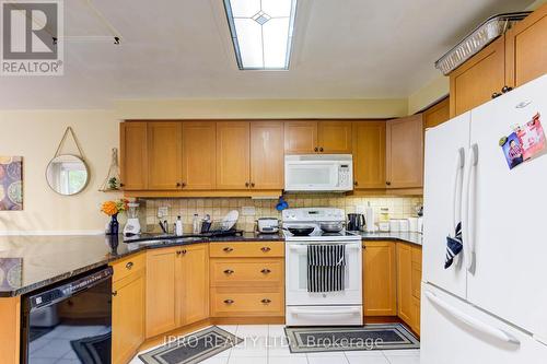 39 Downer Crescent, Wasaga Beach, ON - Indoor Photo Showing Kitchen