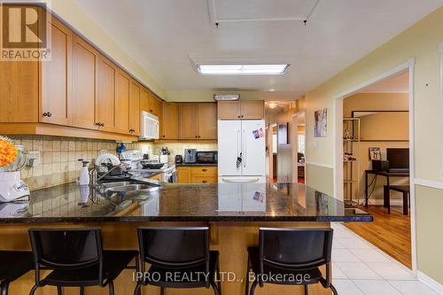 39 Downer Crescent, Wasaga Beach, ON - Indoor Photo Showing Kitchen With Double Sink