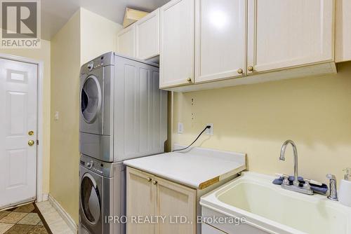 39 Downer Crescent, Wasaga Beach, ON - Indoor Photo Showing Laundry Room