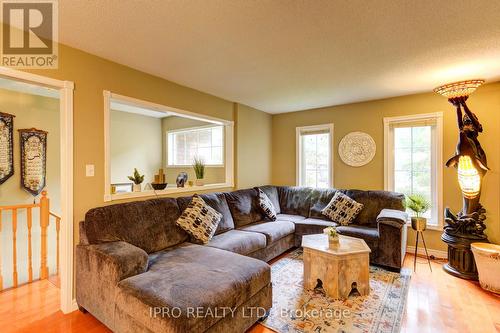 39 Downer Crescent, Wasaga Beach, ON - Indoor Photo Showing Living Room