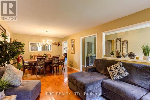 39 Downer Crescent, Wasaga Beach, ON - Indoor Photo Showing Living Room