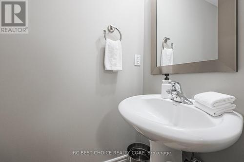 35 Ruby Lang Lane, Toronto (Mimico), ON - Indoor Photo Showing Bathroom