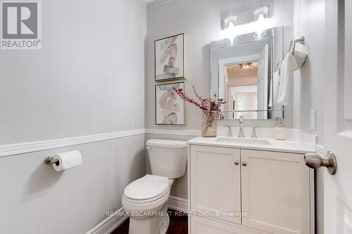 2182 Maplewood Drive, Burlington, ON - Indoor Photo Showing Bathroom