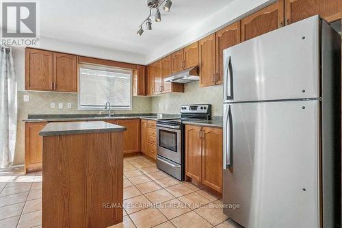 3120 Wheatstone Avenue, Mississauga, ON - Indoor Photo Showing Kitchen With Double Sink