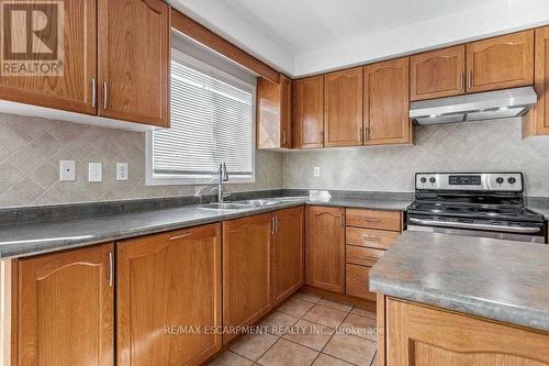 3120 Wheatstone Avenue, Mississauga, ON - Indoor Photo Showing Kitchen With Double Sink