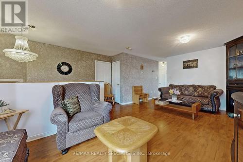 69 Red Maple Drive, Brampton, ON - Indoor Photo Showing Living Room