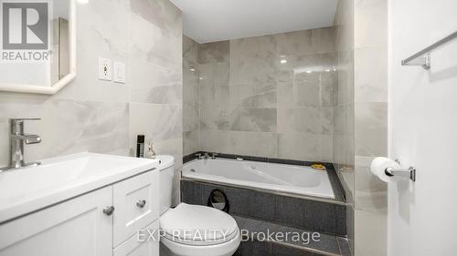 39 South Kingsway, Toronto (High Park-Swansea), ON - Indoor Photo Showing Bathroom