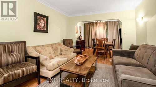 39 South Kingsway, Toronto (High Park-Swansea), ON - Indoor Photo Showing Living Room