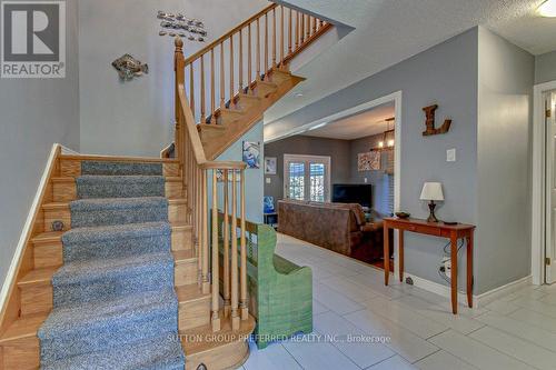 100 Midale Crescent, London, ON - Indoor Photo Showing Other Room