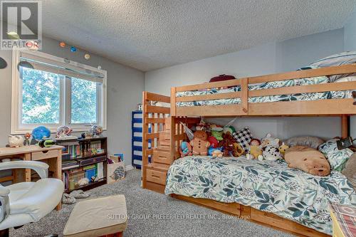 100 Midale Crescent, London, ON - Indoor Photo Showing Bedroom