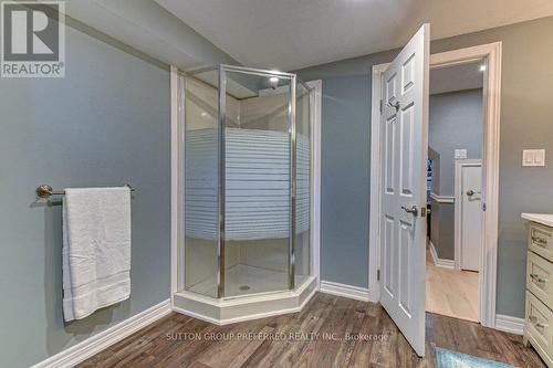 100 Midale Crescent, London, ON - Indoor Photo Showing Bathroom