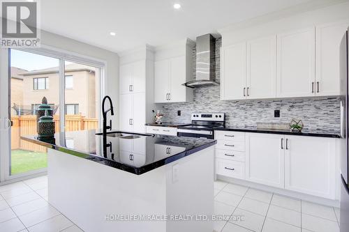 111 Petch Avenue, Caledon, ON - Indoor Photo Showing Kitchen With Upgraded Kitchen