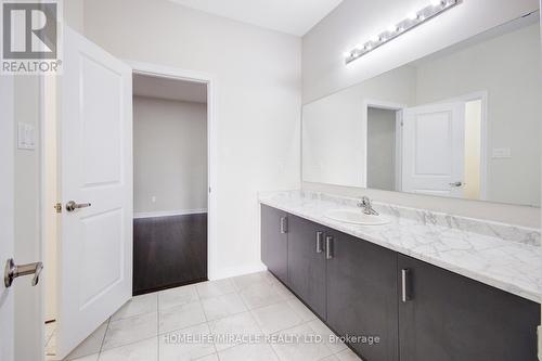 111 Petch Avenue, Caledon, ON - Indoor Photo Showing Bathroom