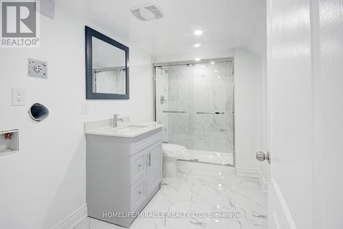 111 Petch Avenue, Caledon, ON - Indoor Photo Showing Bathroom