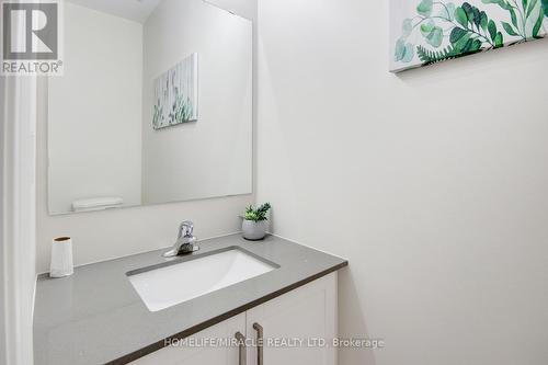 111 Petch Avenue, Caledon, ON - Indoor Photo Showing Bathroom