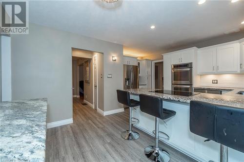 593 4Th Street A W, Owen Sound, ON - Indoor Photo Showing Kitchen With Double Sink