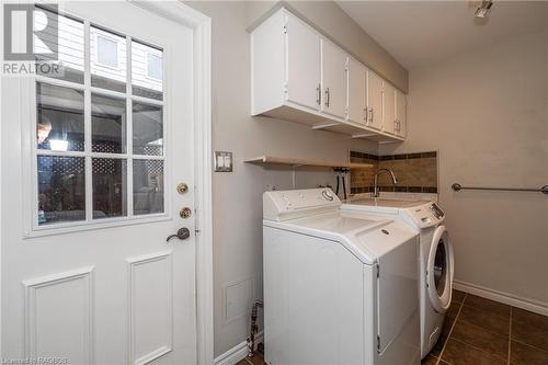 593 4Th Street A W, Owen Sound, ON - Indoor Photo Showing Laundry Room