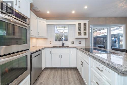 593 4Th Street A W, Owen Sound, ON - Indoor Photo Showing Kitchen With Upgraded Kitchen