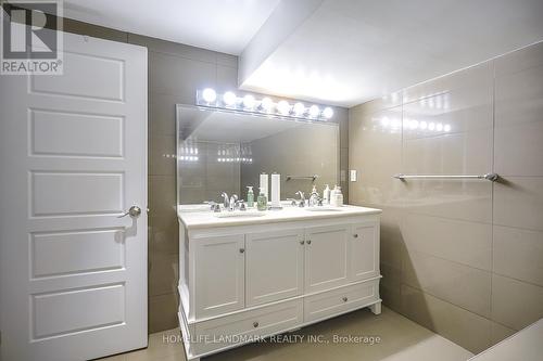 41 Wycliffe Crescent, Toronto, ON - Indoor Photo Showing Bathroom