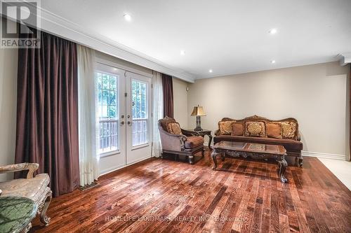 41 Wycliffe Crescent, Toronto, ON - Indoor Photo Showing Other Room