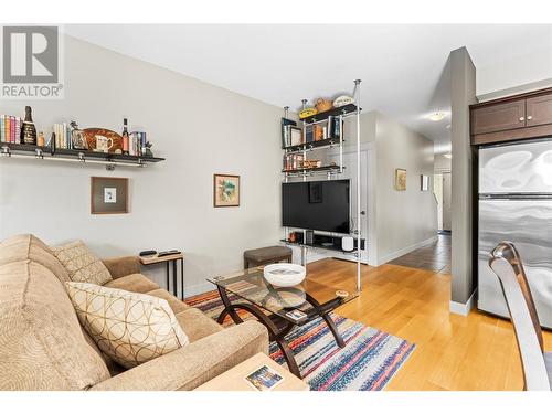 4900 Heritage Drive Unit# 303, Vernon, BC - Indoor Photo Showing Living Room