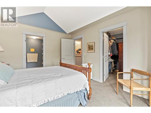 4900 Heritage Drive Unit# 303, Vernon, BC - Indoor Photo Showing Bedroom