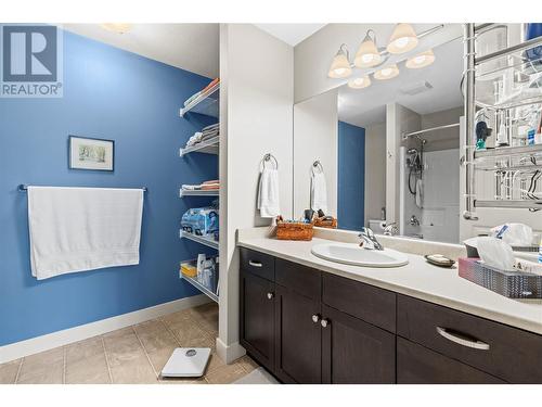 4900 Heritage Drive Unit# 303, Vernon, BC - Indoor Photo Showing Bathroom