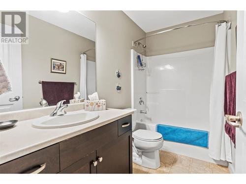 4900 Heritage Drive Unit# 303, Vernon, BC - Indoor Photo Showing Bathroom