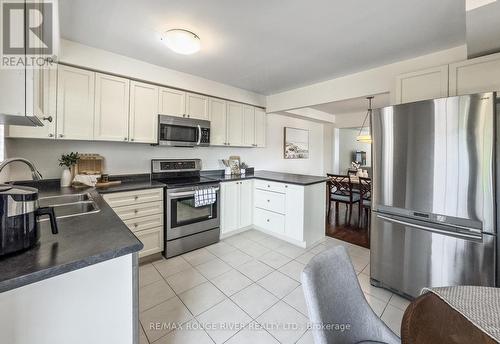 41 Maidstone Way, Whitby (Taunton North), ON - Indoor Photo Showing Kitchen With Double Sink