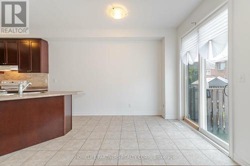 18 Belfry Drive, Bradford West Gwillimbury, ON - Indoor Photo Showing Kitchen