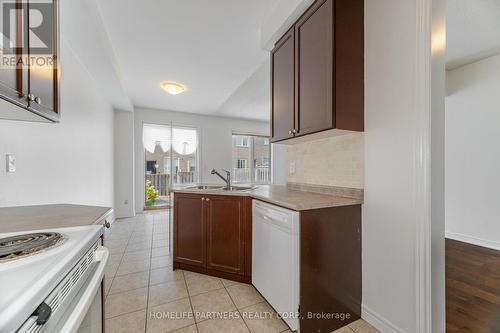 18 Belfry Drive, Bradford West Gwillimbury, ON - Indoor Photo Showing Kitchen With Double Sink