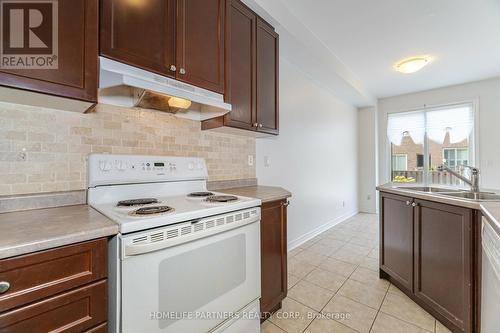 18 Belfry Drive, Bradford West Gwillimbury, ON - Indoor Photo Showing Kitchen With Double Sink