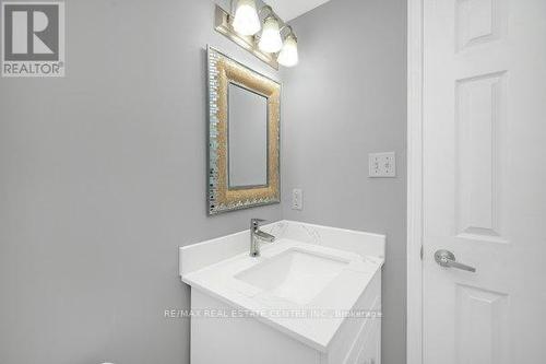 510 Taylor Crescent, Burlington, ON - Indoor Photo Showing Bathroom