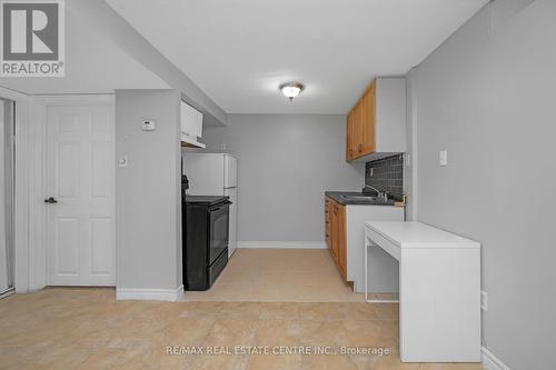 510 Taylor Crescent, Burlington (Shoreacres), ON - Indoor Photo Showing Kitchen