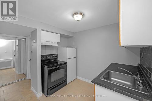 510 Taylor Crescent, Burlington (Shoreacres), ON - Indoor Photo Showing Kitchen