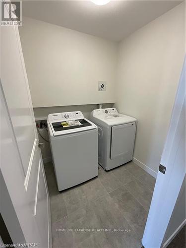 34 - 3600 Southbridge Avenue S, London, ON - Indoor Photo Showing Laundry Room