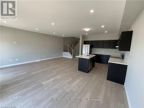 34 - 3600 Southbridge Avenue S, London, ON - Indoor Photo Showing Kitchen