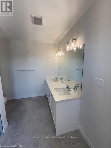 34 - 3600 Southbridge Avenue S, London, ON - Indoor Photo Showing Bathroom