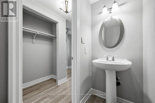 9 - 180 Marksam Road, Guelph, ON - Indoor Photo Showing Bathroom