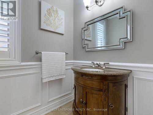 96 Armour Crescent, Hamilton, ON - Indoor Photo Showing Bathroom