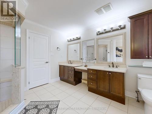 96 Armour Crescent, Hamilton, ON - Indoor Photo Showing Bathroom