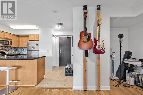 516 - 51 Lower Simcoe Street, Toronto (Waterfront Communities), ON - Indoor Photo Showing Kitchen